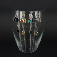 Precious necklace with earrings